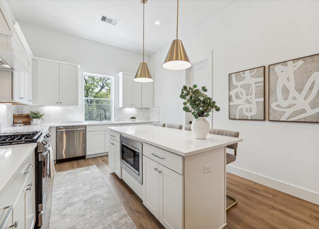 Property at 202 Nagle St, Houston, TX 77003, 3 beds, 3.5 baths