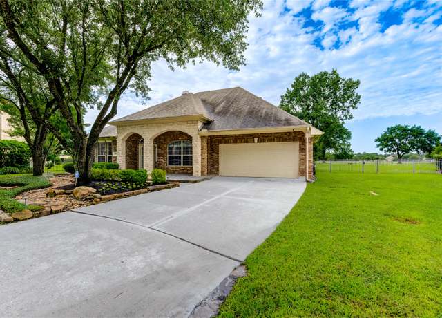Property at 5810 Sequoia Trace Ct, Spring, TX 77379, 4 beds, 3 baths