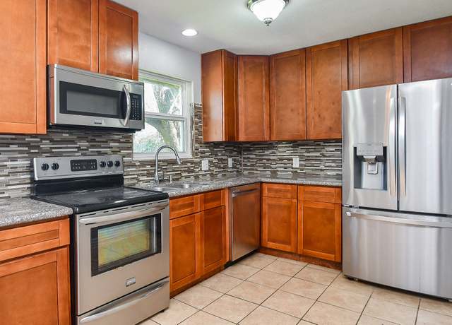 Property at 455 Glenburnie Dr, Houston, TX 77022, 4 beds, 2 baths