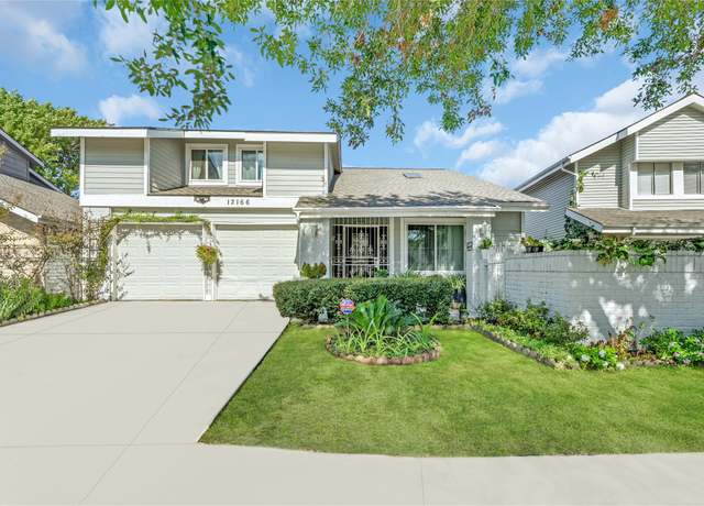 Property at 12166 Huntington Venture Dr, Houston, TX 77099, 5 beds, 2.5 baths