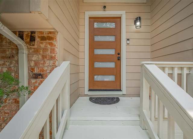 Property at 34 Lyrebird Dr, The Woodlands, TX 77380, 3 beds, 2 baths