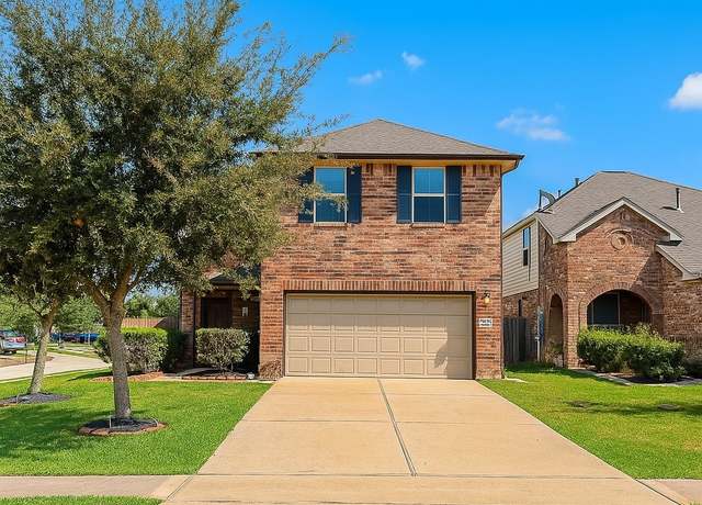 Property at 6861 Dogwood Cliff Ln, Dickinson, TX 77539, 4 beds, 2.5 baths