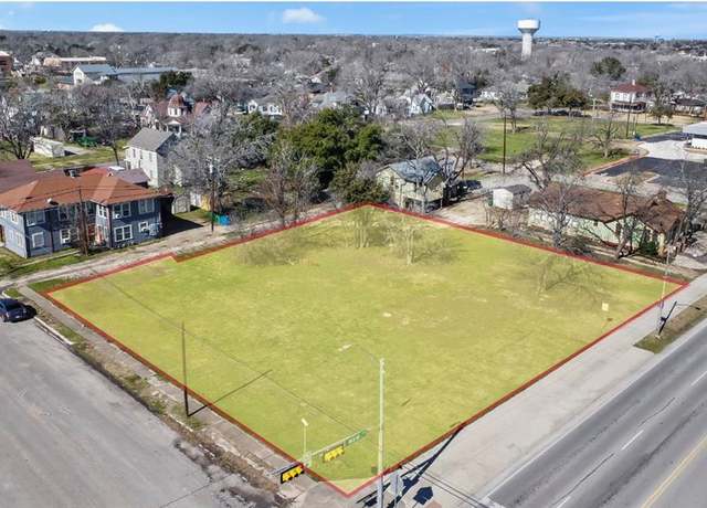 Property at 703 N Main St, Taylor, TX 76574
