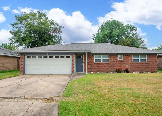 Property at 2918 19th Ave N, Texas City, TX 77590, 3 beds, 2 baths