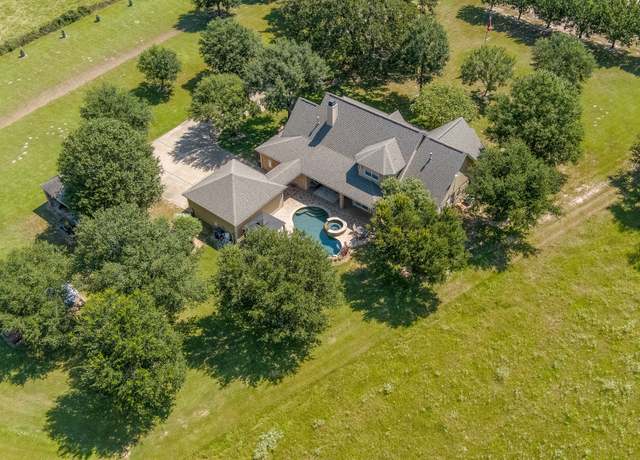 Property at 25127 Mitchell Rd, Hempstead, TX 77445, 3 beds, 3.5 baths