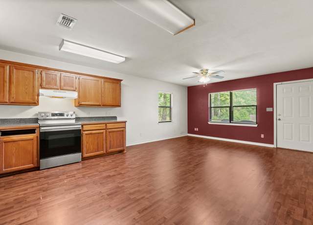 Property at 185 Rustic Way, Livingston, TX 77351, 3 beds, 2 baths