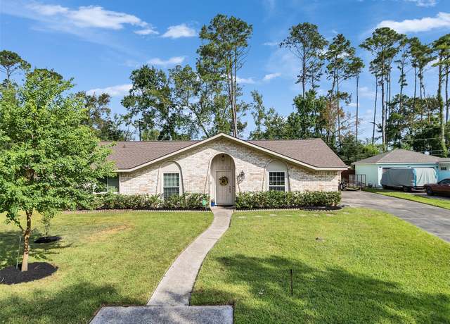Property at 2818 Frostwood Cir, Dickinson, TX 77539, 4 beds, 3.5 baths