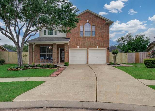 Property at 2704 Hidden Bay Ct, Pearland, TX 77584, 4 beds, 2.5 baths
