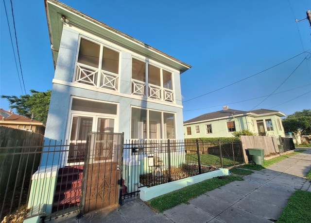 Property at 1014 31st St, Galveston, TX 77550, 3 beds, 2.5 baths