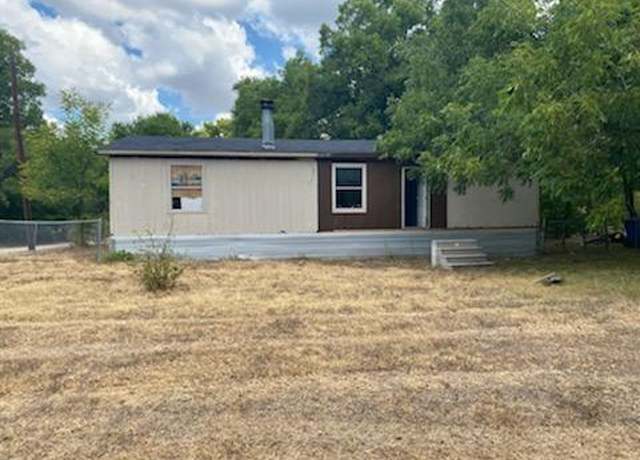 Property at 700 A Ave, Corsicana, TX 75110, 3 beds, 2 baths