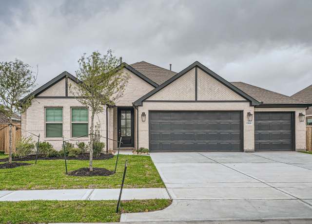 Property at 1528 Apache Heights Dr, Dayton, TX 77535, 3 beds, 2 baths