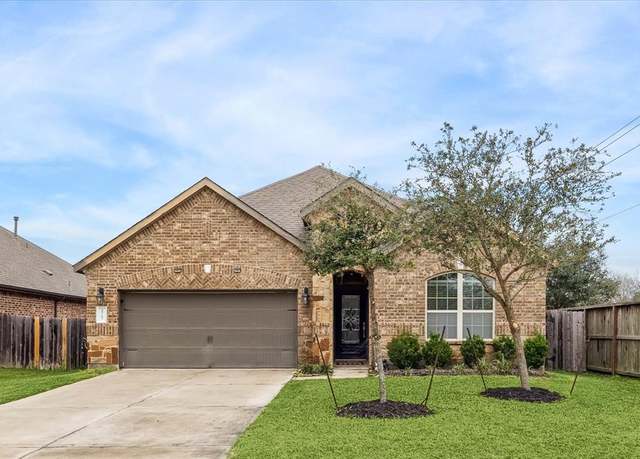 Property at 2727 Osprey Ln, Pearland, TX 77581, 4 beds, 3 baths