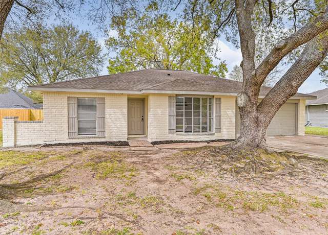 Property at 512 Stoneledge Dr, Friendswood, TX 77546, 4 beds, 3 baths