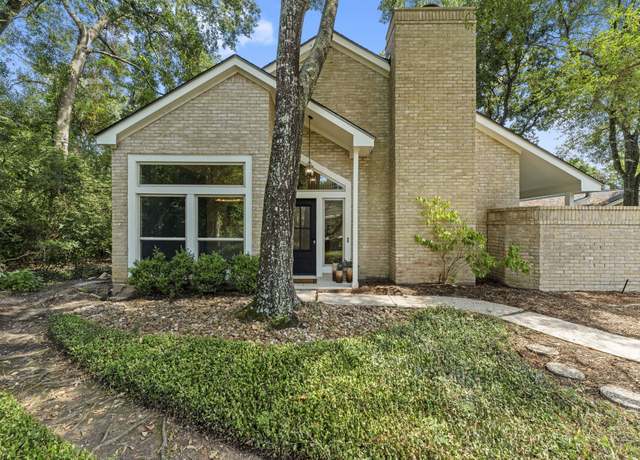 Property at 4 N Autumnwood Way, The Woodlands, TX 77380, 4 beds, 2.5 baths