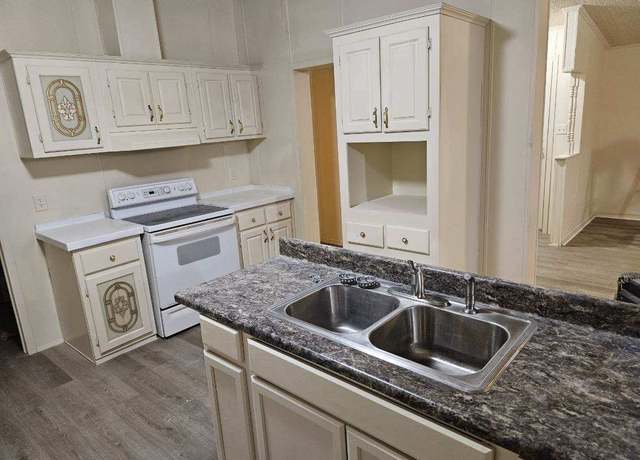 Property at 2735 Bobville Rd, Montgomery, TX 77316, 6 beds, 5 baths