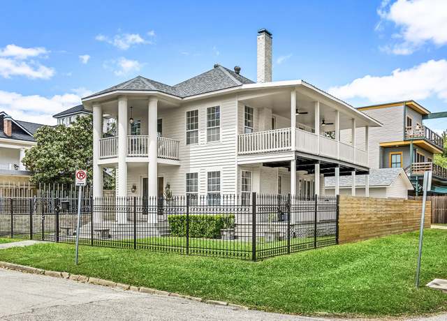 Property at 302 W Drew St, Houston, TX 77006, 3 beds, 2.5 baths