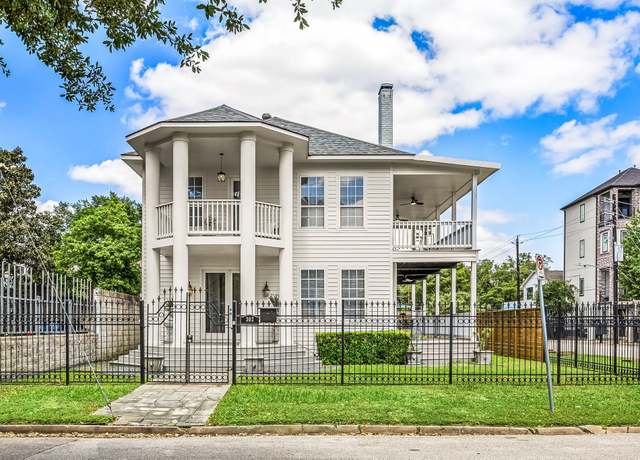 Property at 302 W Drew St, Houston, TX 77006, 3 beds, 2.5 baths