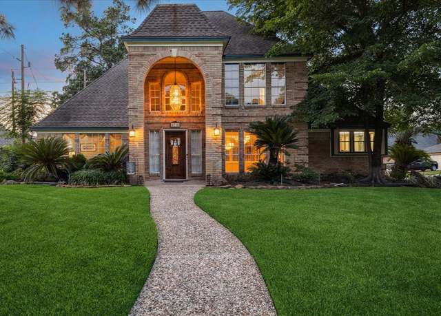 Property at 5718 Glenmere Ln, Spring, TX 77379, 5 beds, 3.5 baths