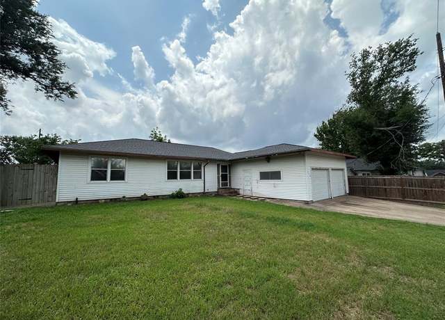 Property at 719 E Kuehn St, Bellville, TX 77418, 3 beds, 2 baths