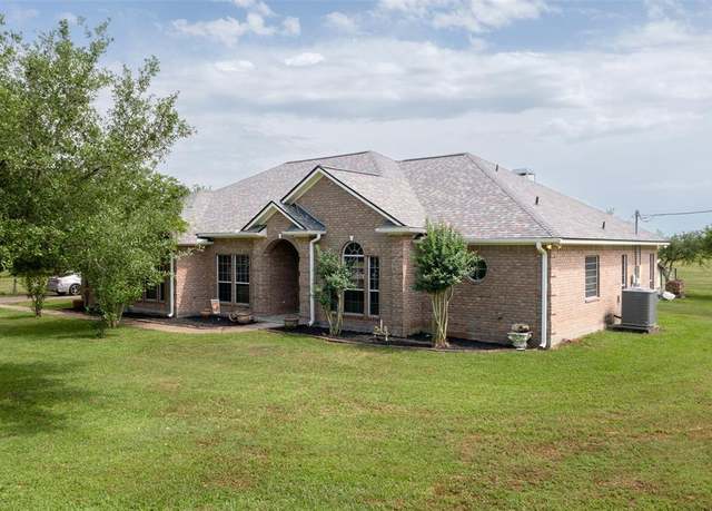 Property at 1204 County Road 408, El Campo, TX 77437, 4 beds, 2.5 baths