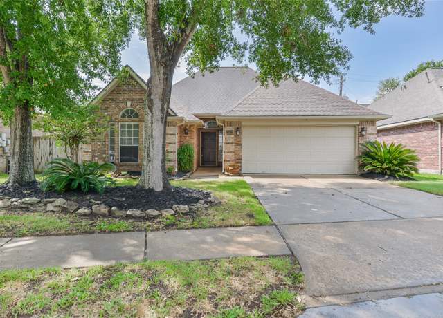 Property at 2529 Lakeside Lndg, Seabrook, TX 77586, 3 beds, 2 baths