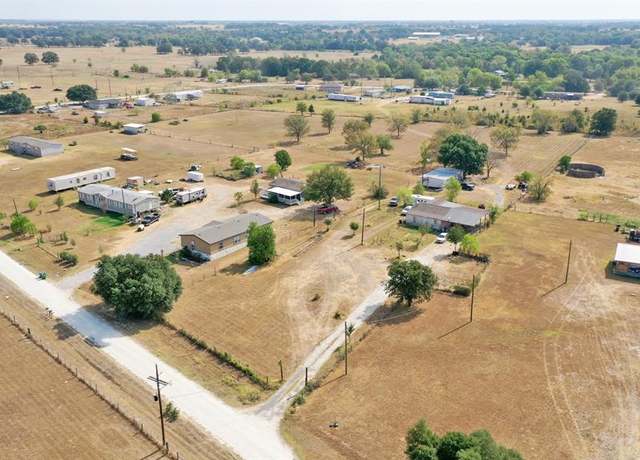 Property at 1727 Mustang Loop, Madisonville, TX 77864, 3 beds, 2 baths