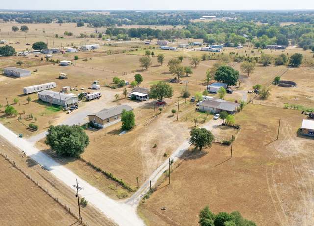 Property at 1727 Mustang Loop, Madisonville, TX 77864, 3 beds, 2 baths