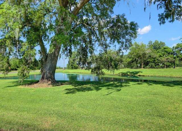 Property at 125 Stage Coach Trl, Angleton, TX 77515