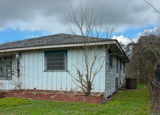 Property at 213 Armstrong St, Houston, TX 77029, 2 beds, 1.5 baths