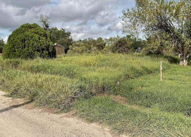 Property at 131 Meadowlark N, Palacios, TX 77465