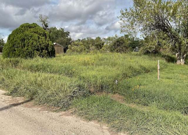 Property at 131 Meadowlark N, Palacios, TX 77465