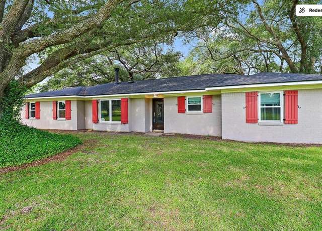 Property at 195 Stilson Rd, Dayton, TX 77535, 3 beds, 2 baths
