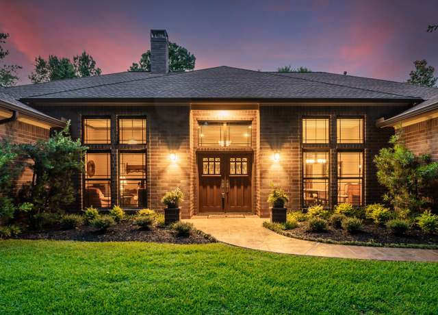 Property at 15608 Queen Victoria Ct, Montgomery, TX 77316, 4 beds, 3 baths
