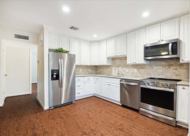 Property at 3920 W Alabama St #8, Houston, TX 77027, 1 bed, 1 bath