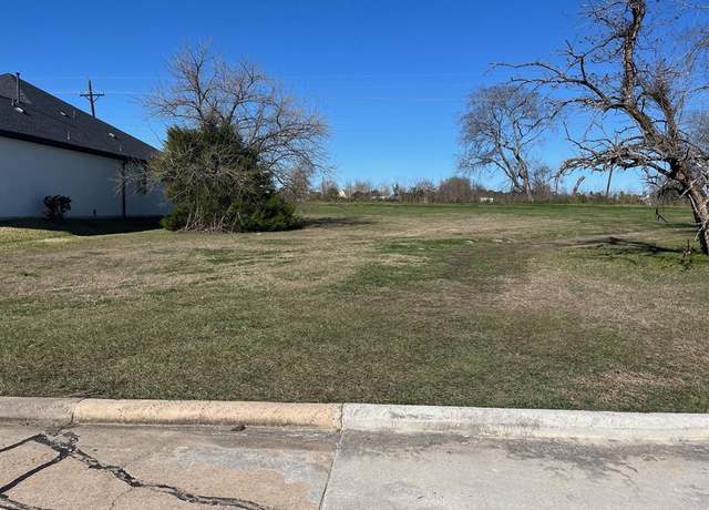 Property at 110 Bermuda Cir, Montgomery, TX 77356