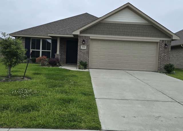 Property at 5311 New Iberia Ln Ln, Dickinson, TX 77539, 3 beds, 2 baths