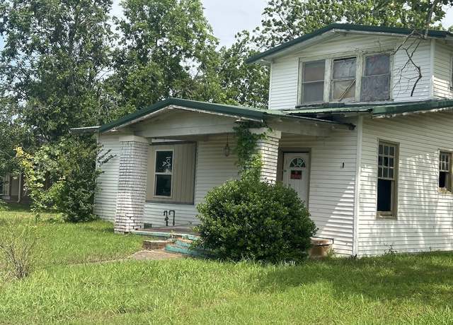 Property at 1502 E Texas Ave, Mart, TX 76664, 3 beds, 2 baths