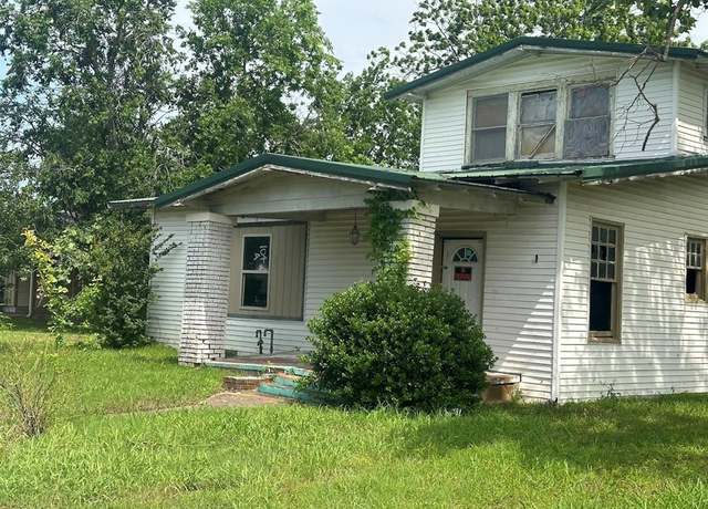 Property at 1502 E Texas Ave, Mart, TX 76664, 3 beds, 2 baths