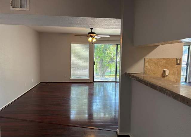 Property at 2822 S Bartell Dr #22, Houston, TX 77054, 2 beds, 2 baths
