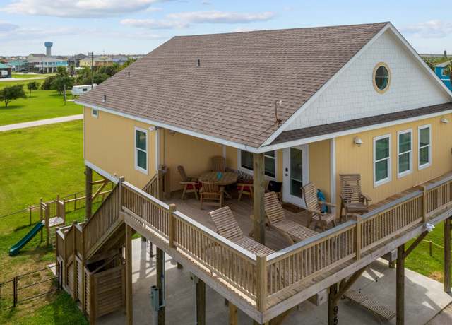 Property at 955 Bowers Ln, Crystal Beach, TX 77650, 5 beds, 3 baths