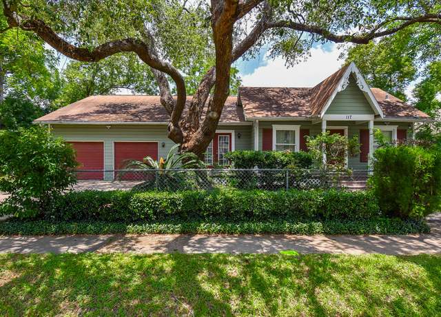 Property at 117 E 25th St, Houston, TX 77008, 3 beds, 3.5 baths