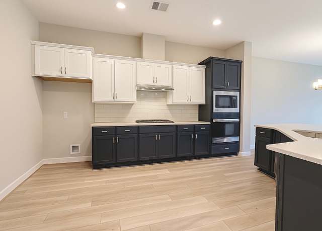 Property at 313 E 27th St, Houston, TX 77008, 3 beds, 2.5 baths