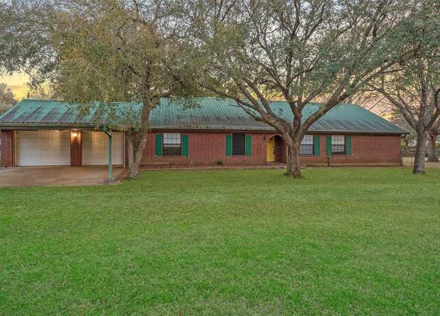 Property at 302 Garden City Rd, Livingston, TX 77351, 3 beds, 2 baths