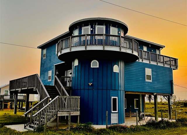 Property at 800 Gulf St, Quintana, TX 77541, 3 beds, 3.5 baths