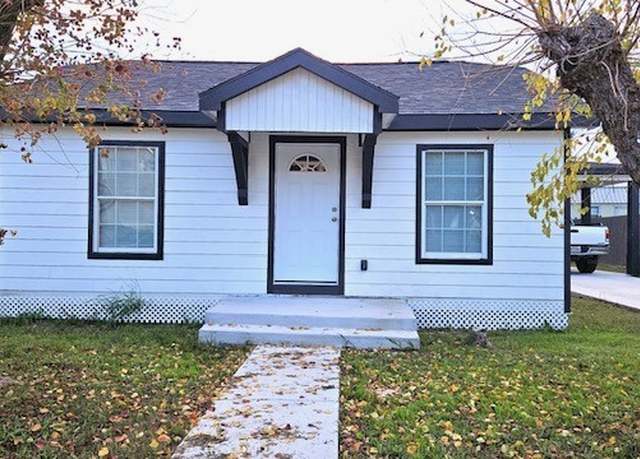 Property at 311 N Ann, Port Lavaca, TX 77979, 3 beds, 2 baths