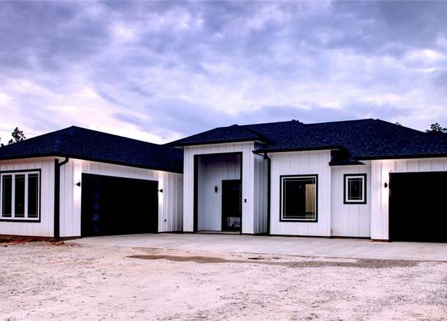 Property at 1059 Red Lowe Rd, Livingston, TX 77351, 3 beds, 2.5 baths