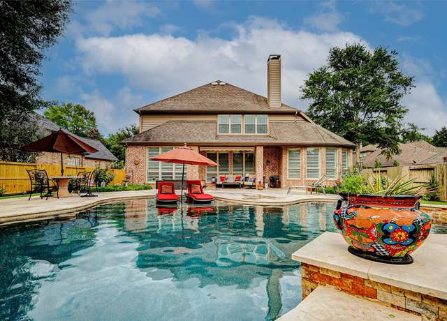 Property at 107 Cherry Bark Pl, Montgomery, TX 77316, 5 beds, 4 baths