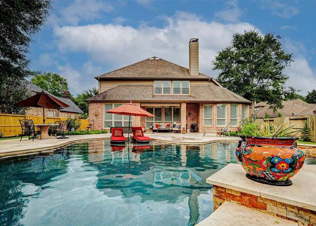 Property at 107 Cherry Bark Pl, Montgomery, TX 77316, 5 beds, 4 baths