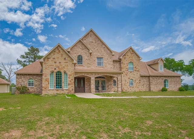 Property at 377 Fm 3179 Rd, Huntsville, TX 77340, 5 beds, 4.5 baths