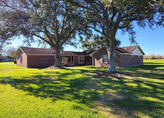 Property at 5002 County Road 558, Alvin, TX 77511, 3 beds, 2 baths
